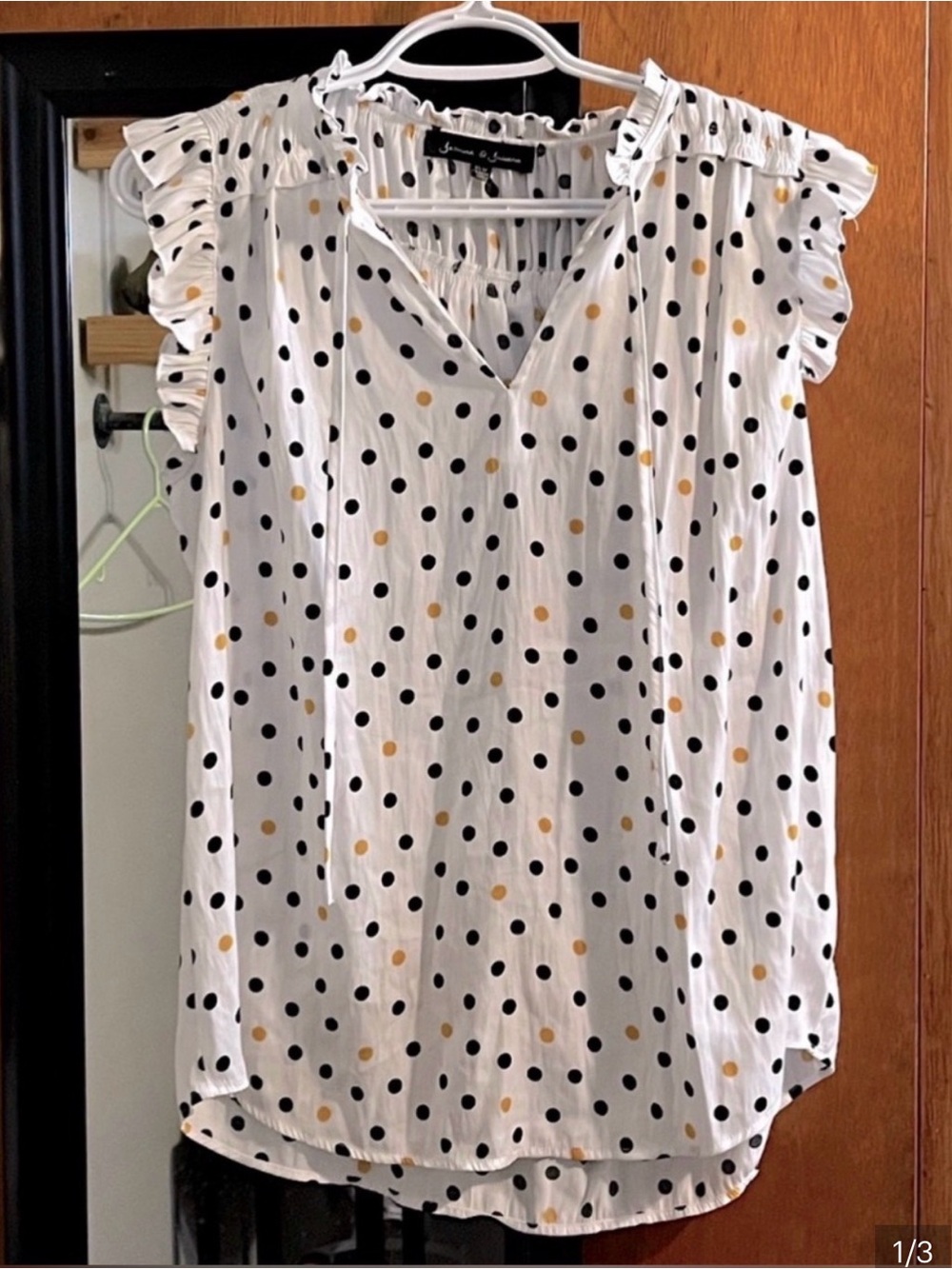 Jasmine & Julianna polka dot t-shirt blouse in size medium